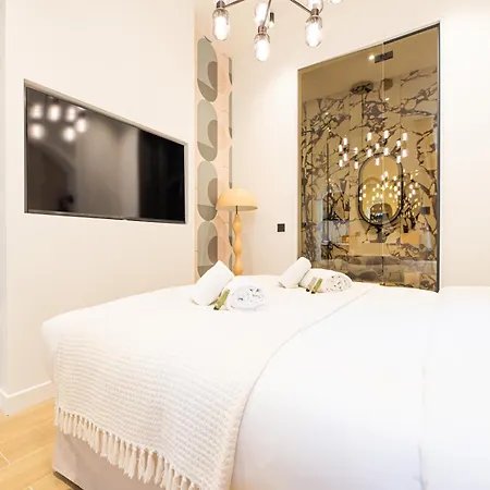 Lovely & Romantic Near Bastille *